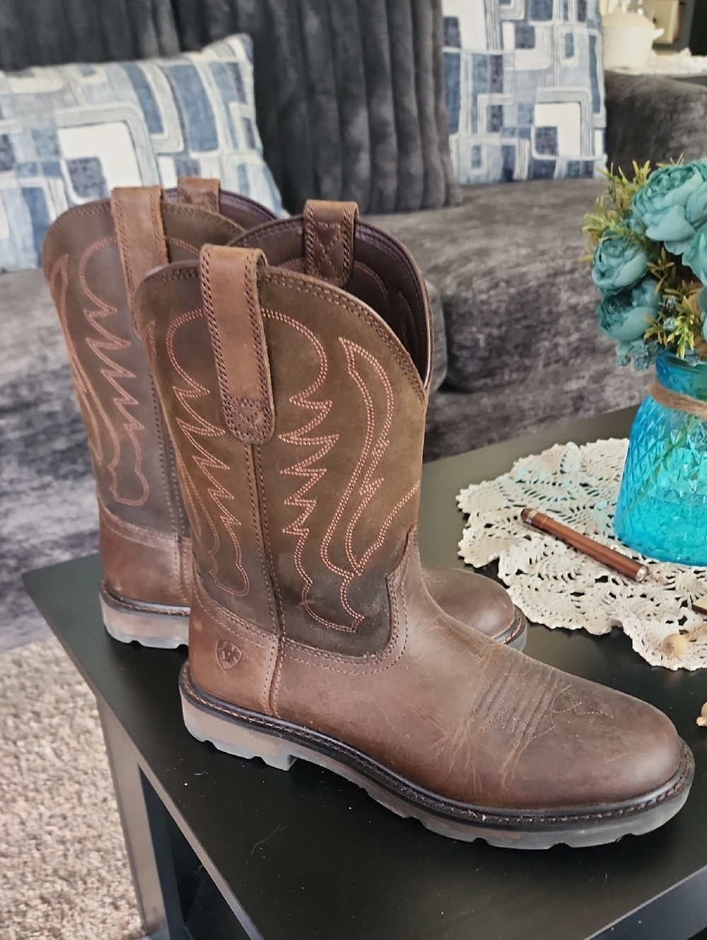 Ariat Brown Western Pull-On Boots with Stitch Detailing WORN ONCE NOT OUTSIDE.